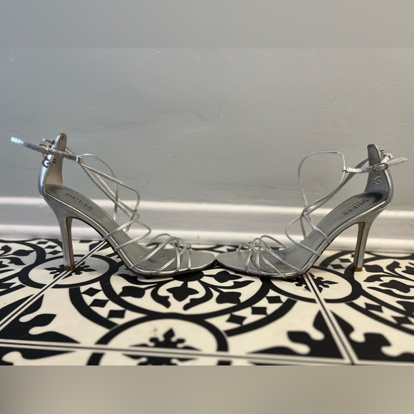 SILVER GUESS HEELS - Picture 4 of 5